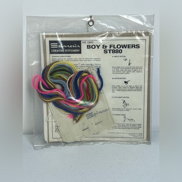VTG Spinnerin Stitchery Crewel Kit Boys & Flowers ST880 New Old Stock 60’s 70’s - Picture 5 of 5
